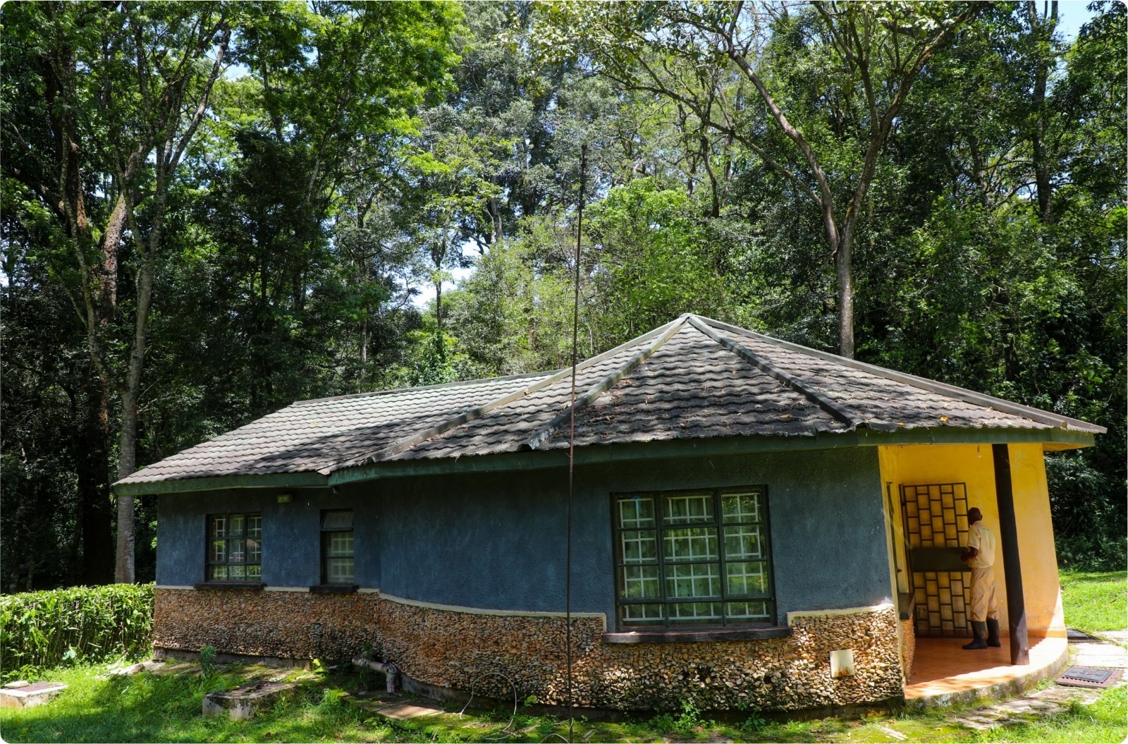 A ranger station building at the edge of the forest